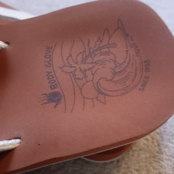 NWT Body Glove Cushioned Sandals - Picture 7 of 8